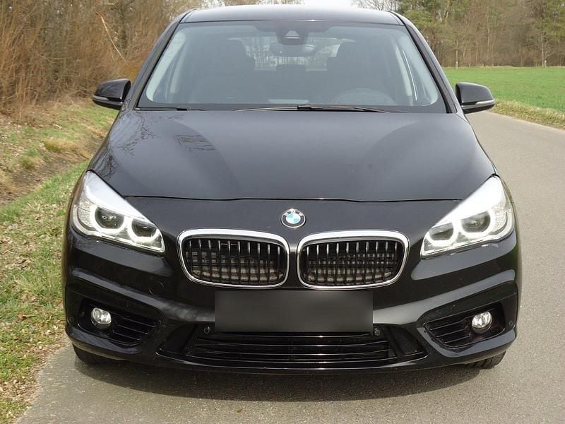 Gebraucht BMW 218 136 PS (100 kW) 2017 Schwarz Kombi