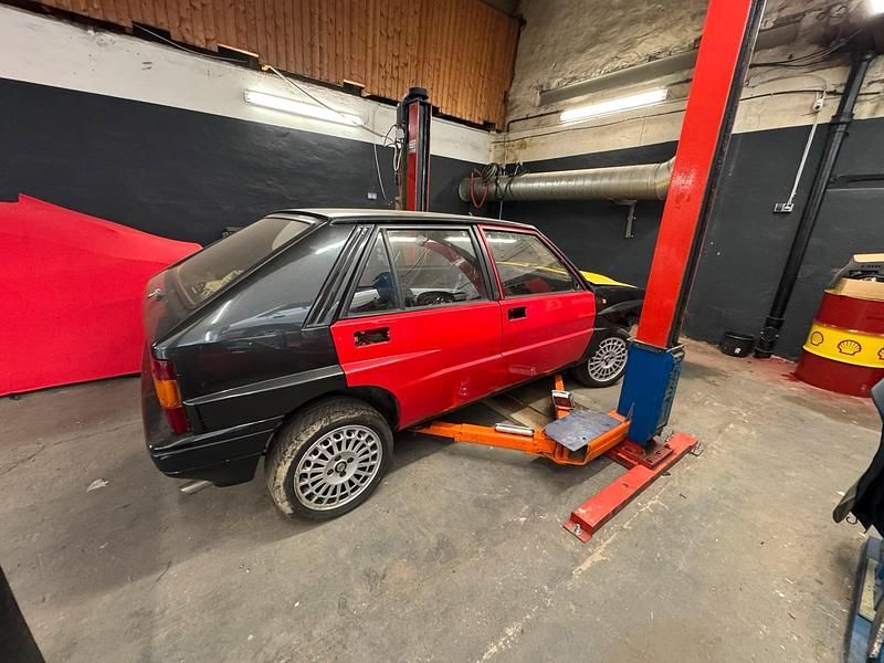 Gebraucht Lancia Delta 270 PS (198 kW) 1989 Schwarz Kleinwagen