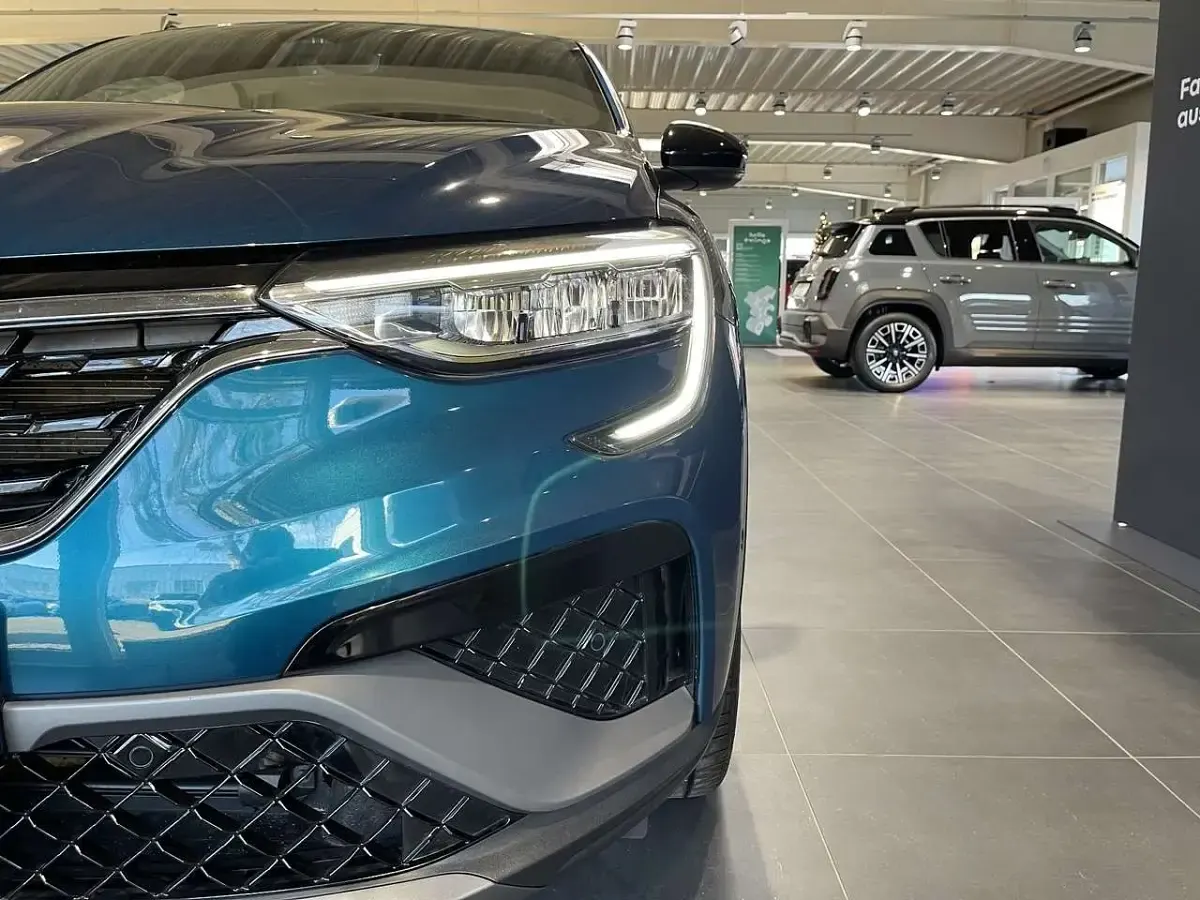 Gebraucht Renault Arkana R.S. 158 PS (116 kW) 2023 Sansibarblau SUV