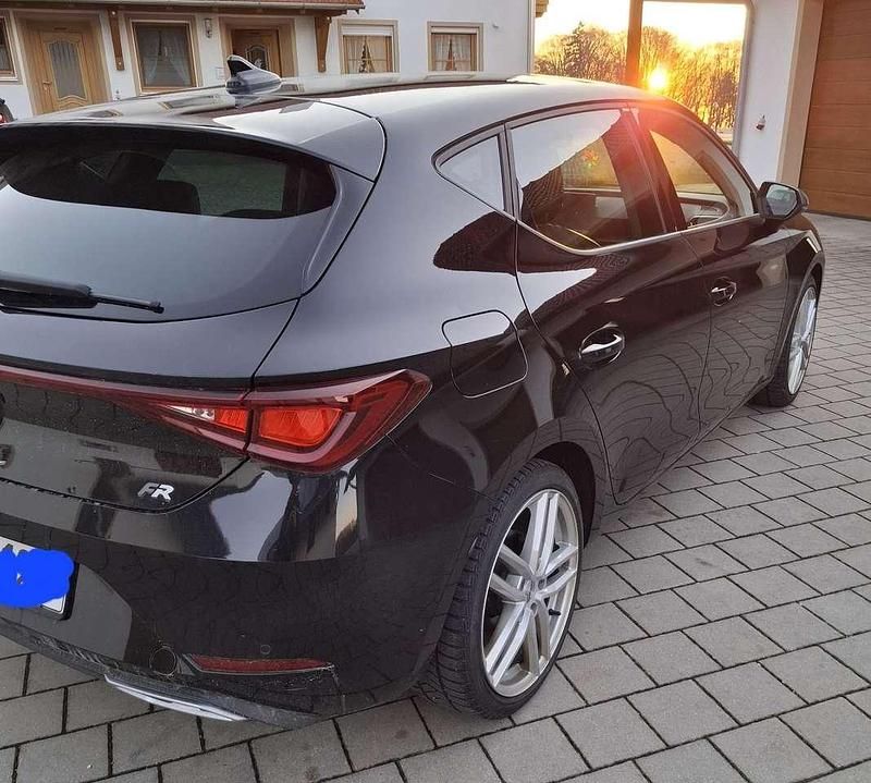 Gebraucht Seat Leon FR 190 PS (139 kW) 2022 Schwarz Kleinwagen
