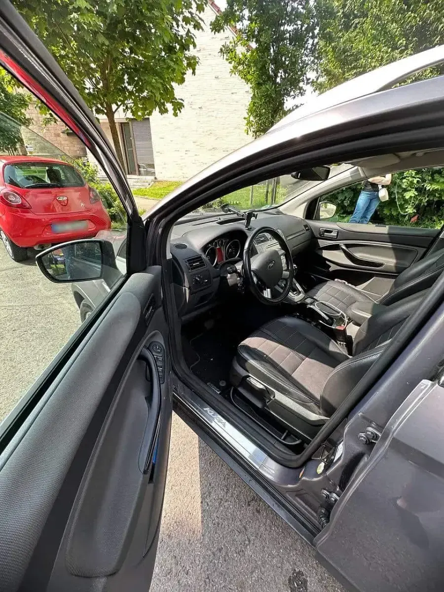 Gebraucht Ford Kuga Titanium 160 PS (117 kW) 2012 Grau SUV