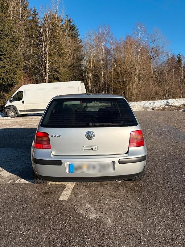 Gebraucht VW Golf IV 110 PS (80 kW) 2001 Silber Kleinwagen