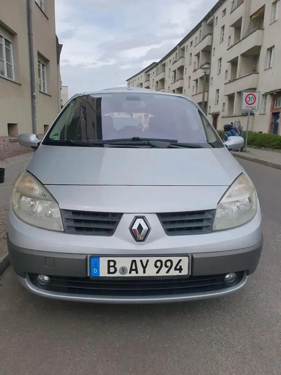 Gebraucht Renault Scénic II 134 PS (98 kW) 2004 Silber Van / Kleinbus