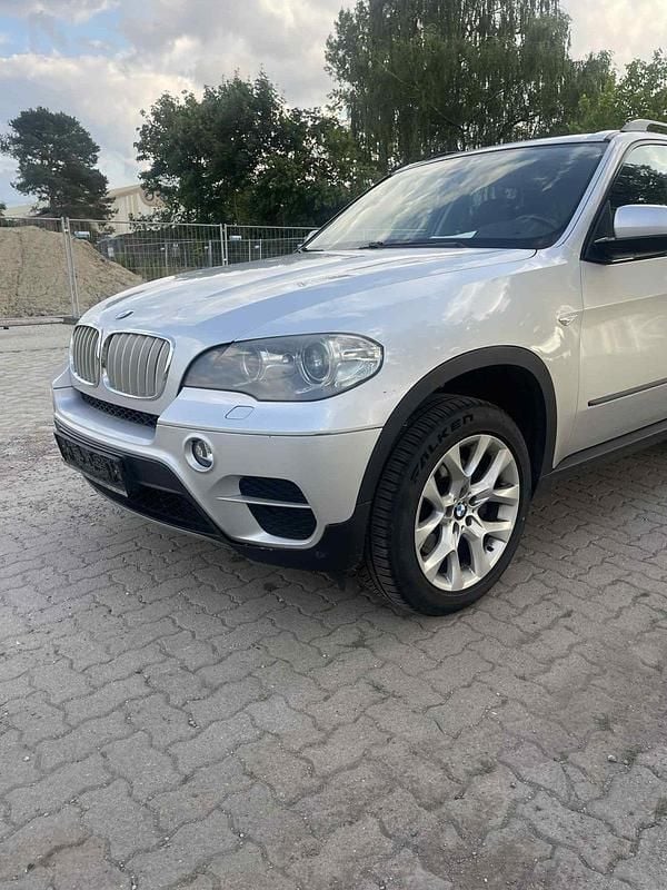 Silber Gebraucht 2010 BMW X5 SUV | 9.499 € - Bild 1/4