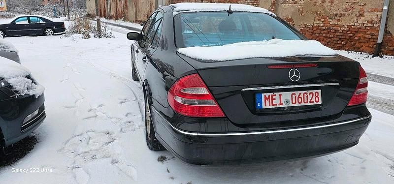 Gebraucht Mercedes E320 Avantgarde 224 PS (164 kW) 2005 Schwarz Limousine