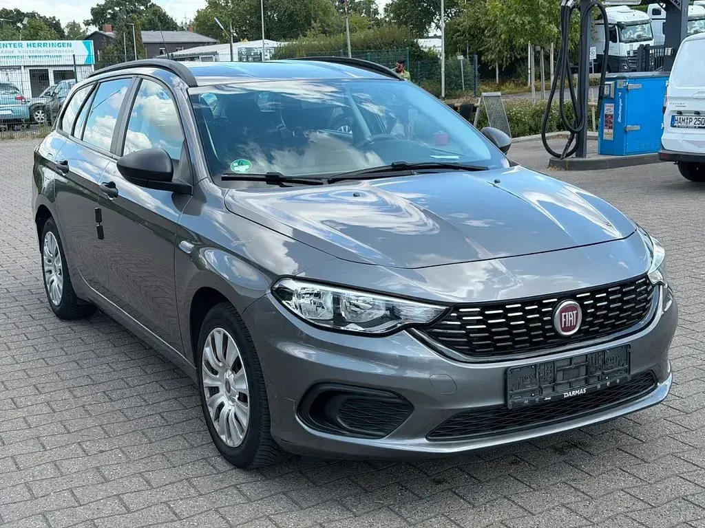 Gebraucht Fiat Tipo More 120 PS (88 kW) 2018 Grau Limousine