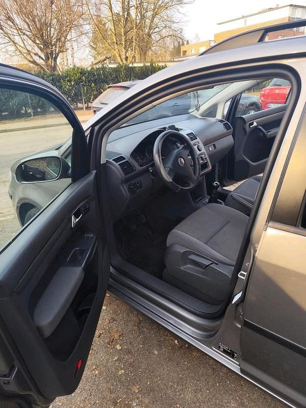 Gebraucht VW Touran 105 PS (77 kW) 2008 Grau Van / Kleinbus