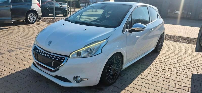 Gebraucht Peugeot 208 GTi 200 PS (147 kW) 2013 Weiß Kleinwagen