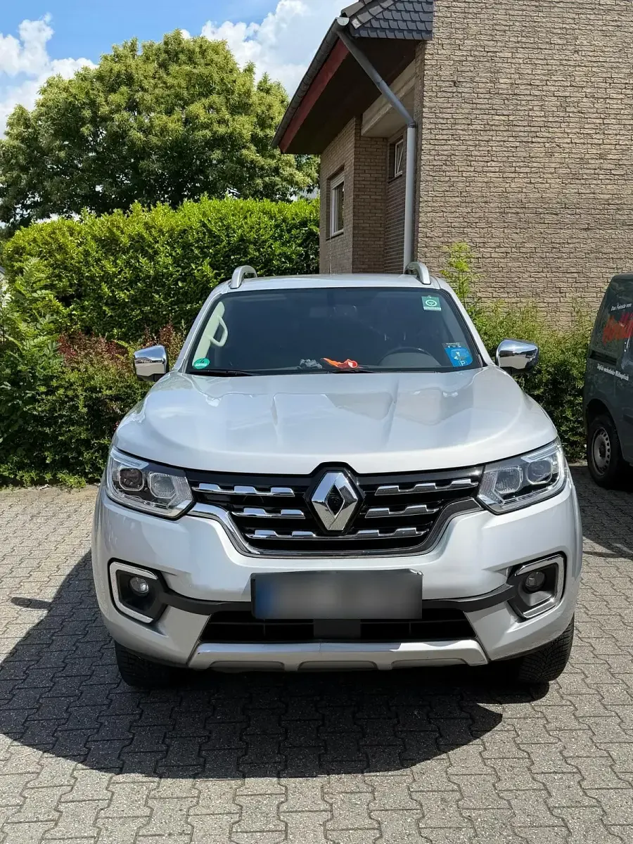 Gebraucht Renault Alaskan Intens 190 PS (139 kW) 2020 Silber Pickup