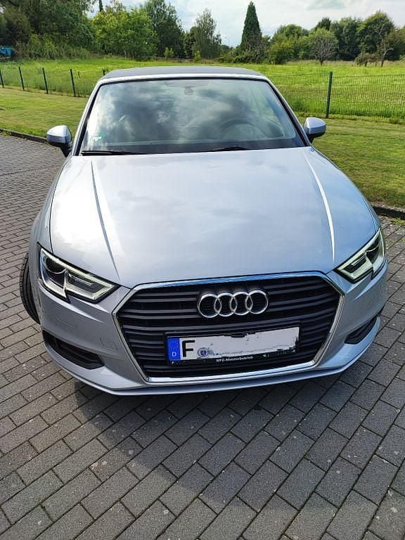 Silber Gebraucht 2017 Audi A3 Cabriolet Design Cabrio | 16.500 € (Guter Preis) - Bild 1/4