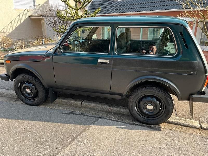 Gebraucht Lada niva 80 PS (58 kW) 2009 Grün SUV