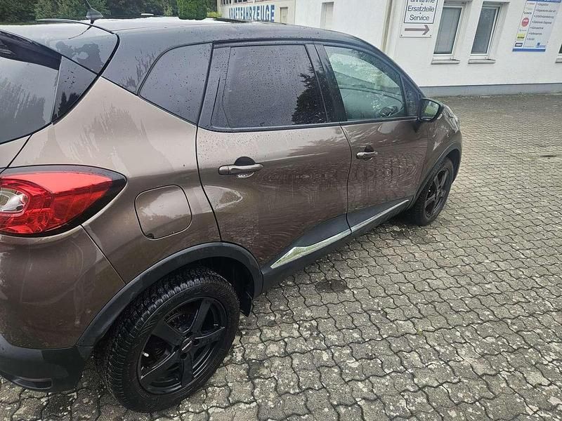 Gebraucht Renault Captur Intens 90 PS (66 kW) 2015 Braun SUV