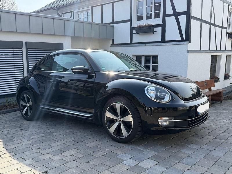 Gebraucht VW Beetle Cup 105 PS (77 kW) 2014 Schwarz Kleinwagen