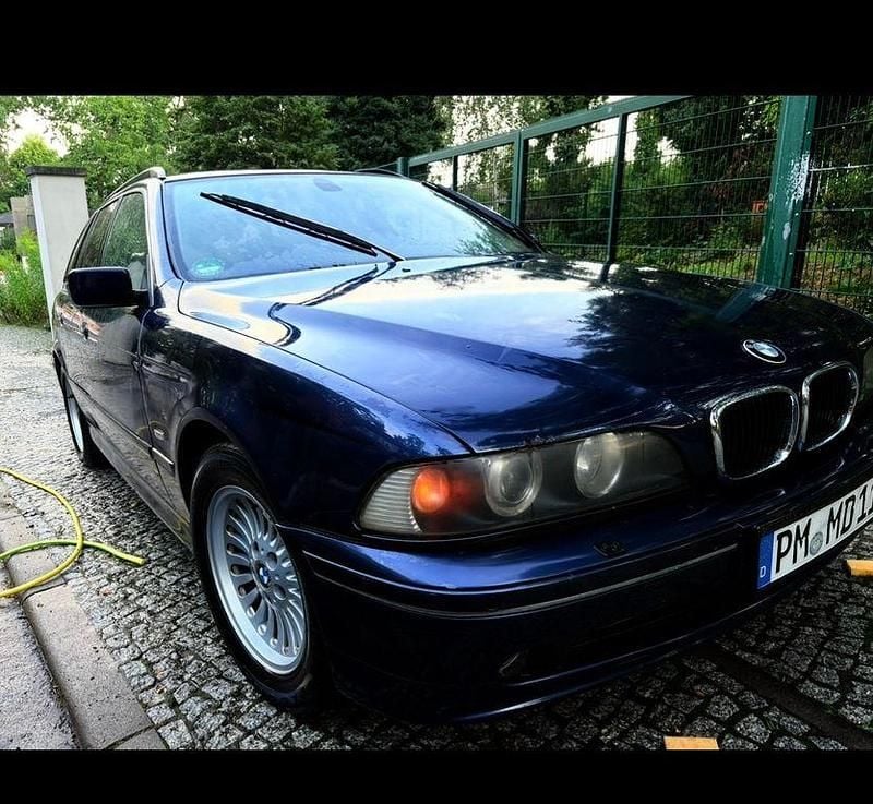 Blau Gebraucht 2002 BMW 525 Kombi | 2.000 € (Guter Preis) - Bild 1/4