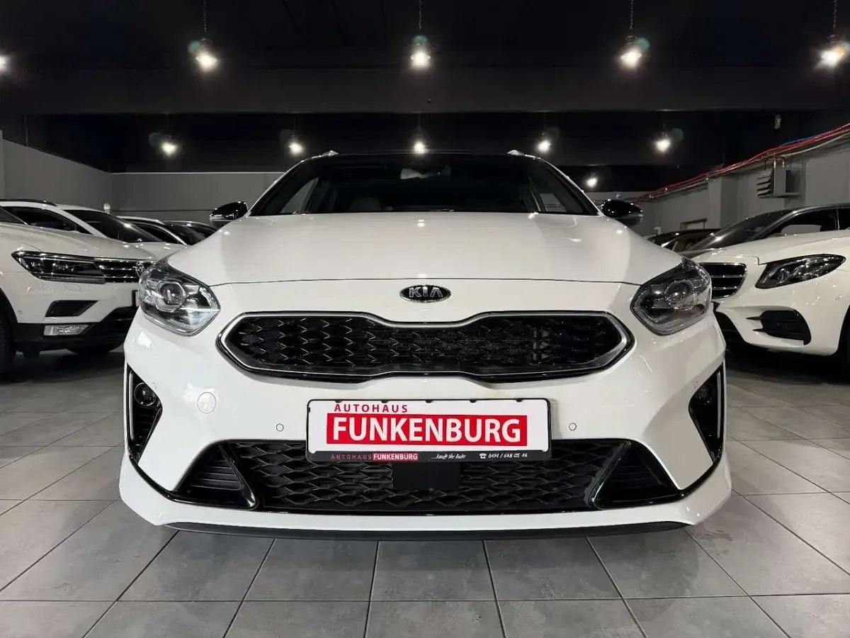 Gebraucht Kia Ceed 160 PS (117 kW) 2021 Weiß Kleinwagen