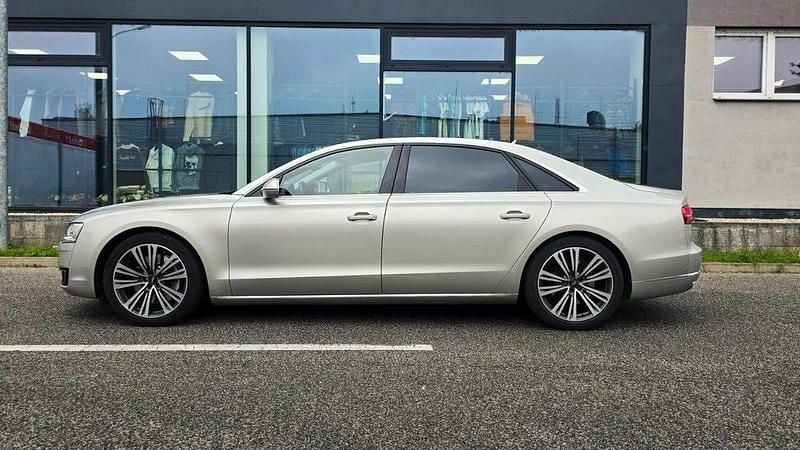 Second-hand Audi A8L 385 CP (283 kW) 2013 Auriu Berlinǎ