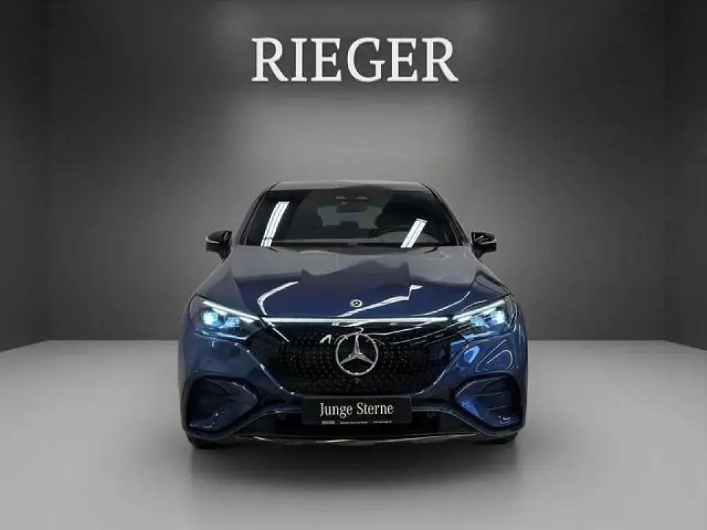 Gebraucht Mercedes EQE500 AMG 300 kW (408 PS) 2024 Blau SUV