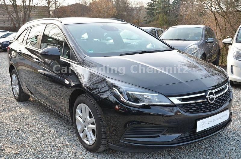 Gebraucht Opel Astra 101 PS (74 kW) 2018 Schwarz Kombi