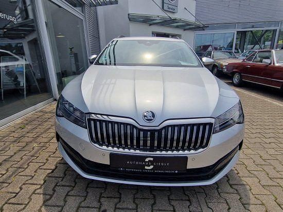 Gebraucht Skoda Superb Ambition 122 PS (89 kW) 2022 Brilliantsilber Kombi