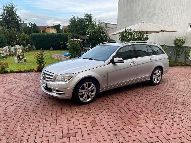 Silber Gebraucht 2010 Mercedes C220 Avantgarde Kombi | 7.999 € (Etwas zu teuer) - Bild 1/4
