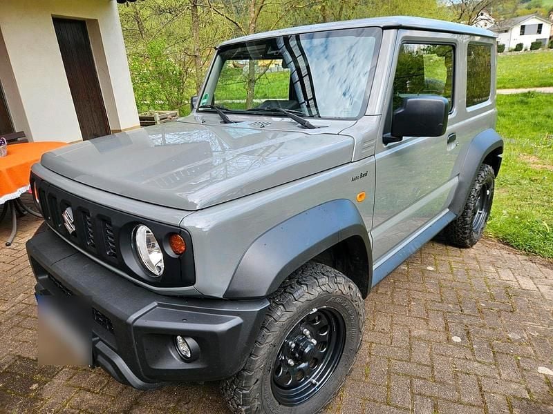 Gebraucht Suzuki Jimny Comfort 102 PS (75 kW) 2023 Grau SUV