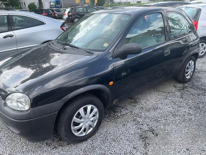 Schwarz Gebraucht 1997 Opel Corsa Kleinwagen | 290 € (Superpreis) - Bild 1/4