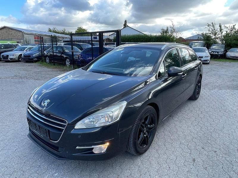 Grau Gebraucht 2011 Peugeot 508 Kombi | 2.600 € (Fairer Preis) - Bild 1/4
