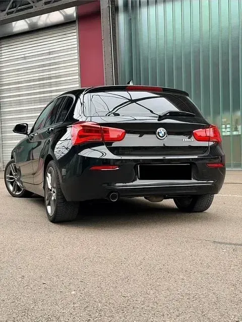 Gebraucht BMW 118 Sport Line 150 PS (110 kW) 2019 Schwarz Limousine