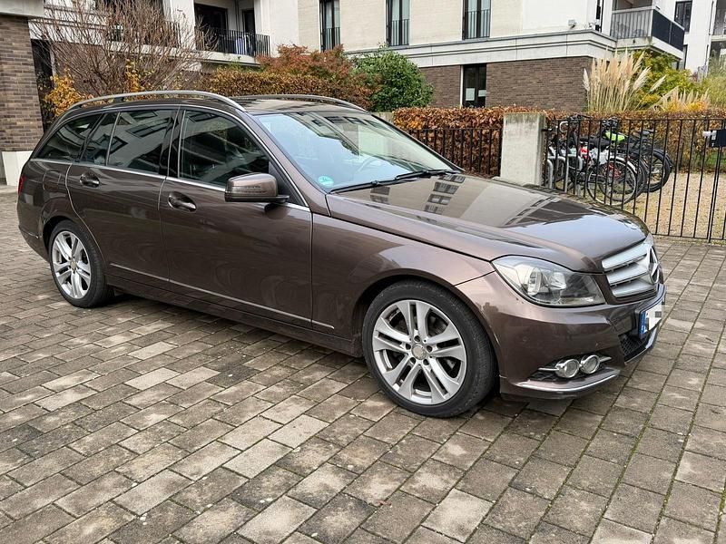 Braun Gebraucht 2012 Mercedes C220 Avantgarde Kombi | 6.950 € (Superpreis) - Bild 1/4