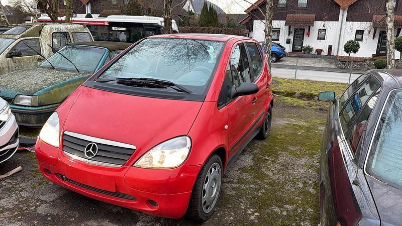 Rot Gebraucht 1999 Mercedes A140 Limousine | 2.500 € - Bild 1/4