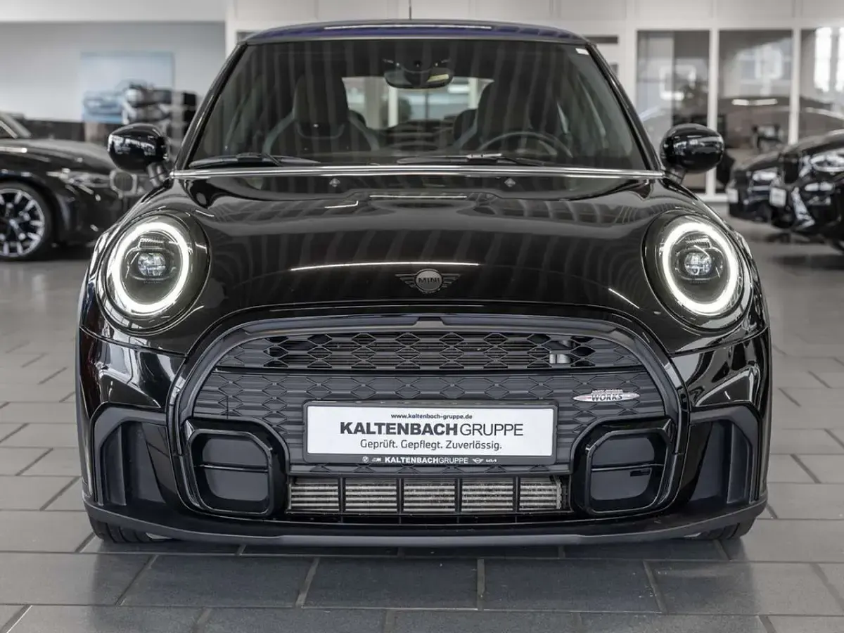 Gebraucht Mini John Cooper Works 136 PS (100 kW) 2021 Midnight black Kleinwagen