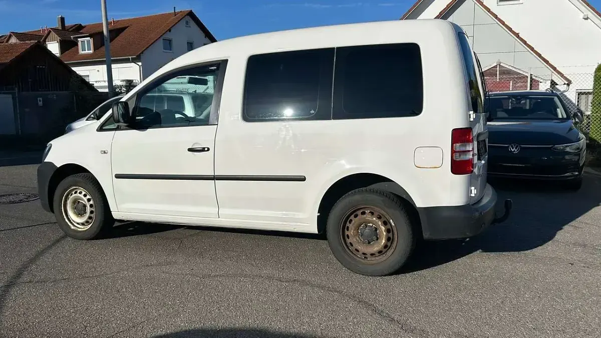 Gebraucht VW Caddy 105 PS (77 kW) 2011 Candyweiß Van / Kleinbus