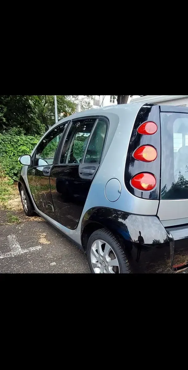 Używany Smart ForFour 75 KM (55 kW) 2005 Czarny Hatchback