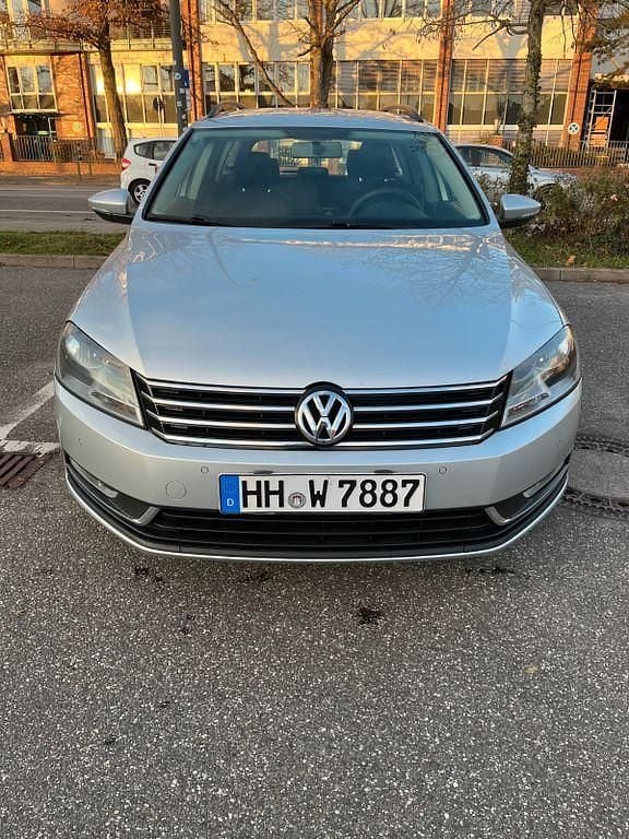 Gebraucht VW Passat Comfortline 140 PS (102 kW) 2013 Grau Limousine