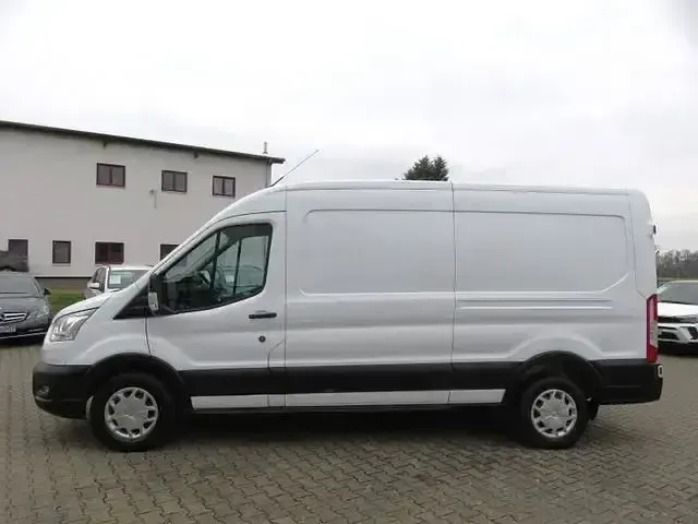 Używany Ford Transit 131 KM (96 kW) 2021 Biały Sedan/Limuzyna