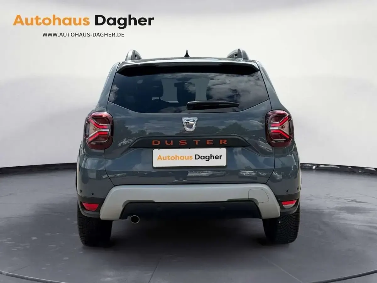 Gebraucht Dacia Duster Extreme 150 PS (110 kW) 2023 Städtisches grau SUV