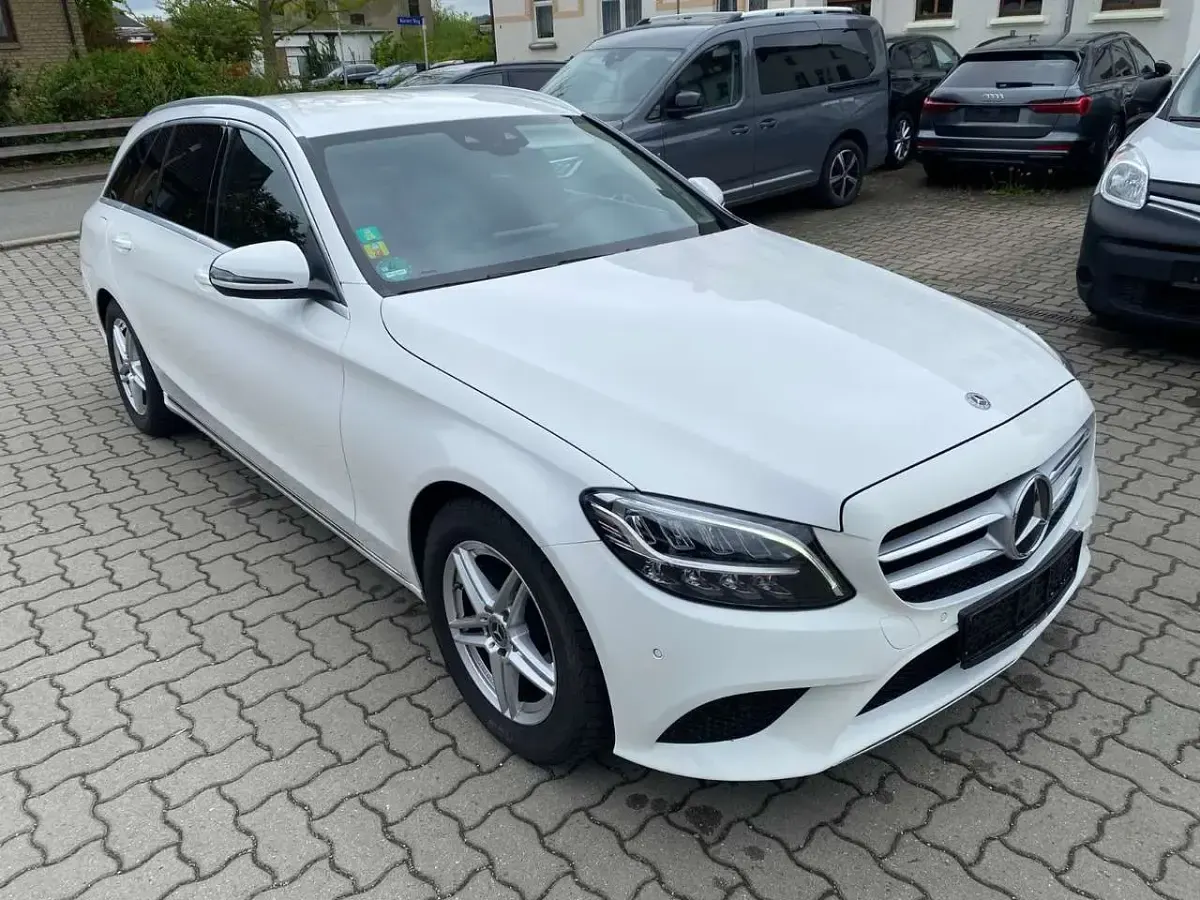 Gebraucht Mercedes C220 194 PS (142 kW) 2020 Weiß Kombi