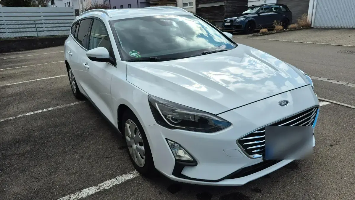 Gebraucht Ford Focus 120 PS (88 kW) 2020 Weiß Kombi