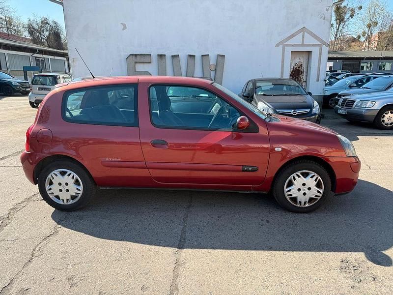 Gebraucht Renault Clio II 58 PS (42 kW) 2005 Rot Limousine