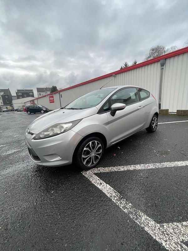 Gebraucht Ford Fiesta 2009 Silber Kleinwagen
