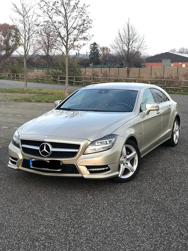 Gold Gebraucht 2011 Mercedes CLS350 AMG Coupé | 11.999 € (Guter Preis) - Bild 1/4