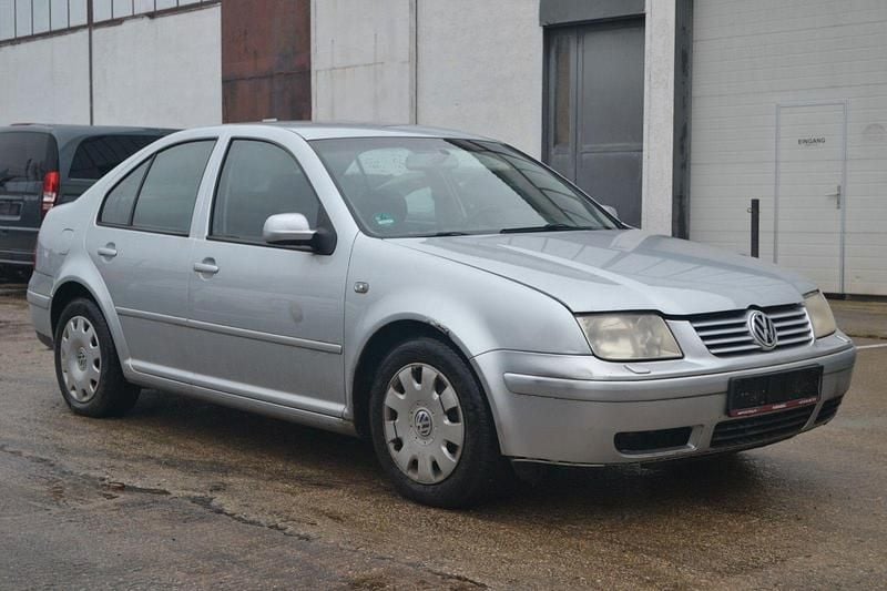 Gebraucht VW Bora Highline 102 PS (75 kW) 2000 Silber Limousine
