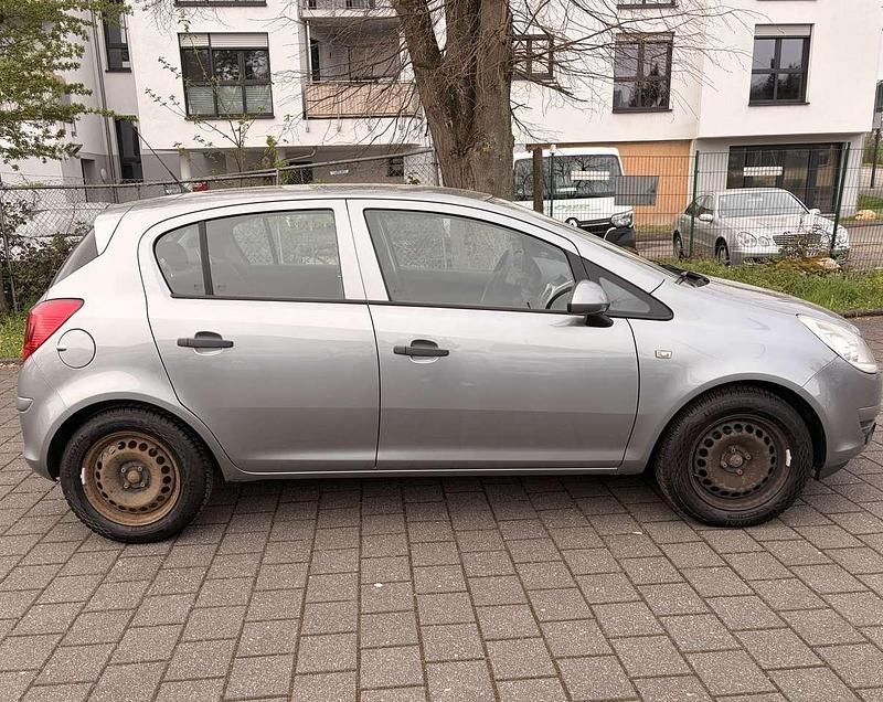 Gebraucht Opel Corsa Selection 69 PS (50 kW) 2010 Silbersee/perl silber (m2) Kleinwagen