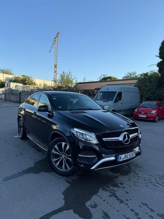 Schwarz Gebraucht 2015 Mercedes GLE350 Coupé | 34.000 € (Teuer) - Bild 1/4