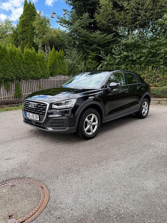 Schwarz Gebraucht 2019 Audi Q2 Ambiente SUV | 17.199 € (Guter Preis) - Bild 1/4