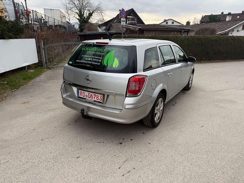 Gebraucht Opel Astra Edition 110 PS (80 kW) 2009 Silber Kombi