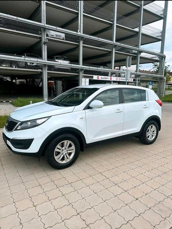 Weiß Gebraucht 2011 Kia Sportage SUV | 10.200 € - Bild 1/4