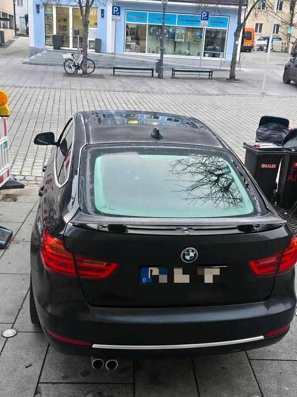 Schwarz Gebraucht 2016 BMW 320 Luxury Line Limousine | 13.900 € (Superpreis) - Bild 1/4