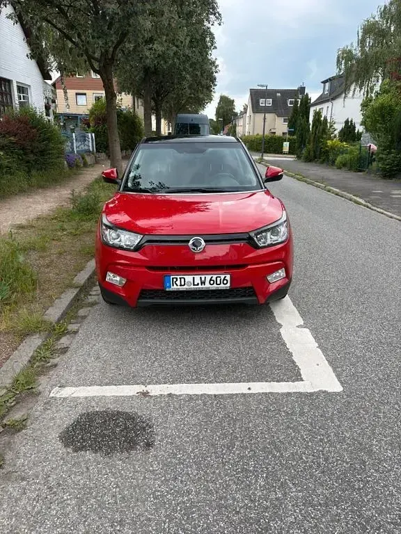 Gebraucht SsangYong Tivoli Quartz 116 PS (85 kW) 2017 Rot SUV