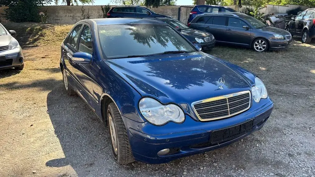Gebraucht Mercedes C180 143 PS (105 kW) 2003 Blau Limousine